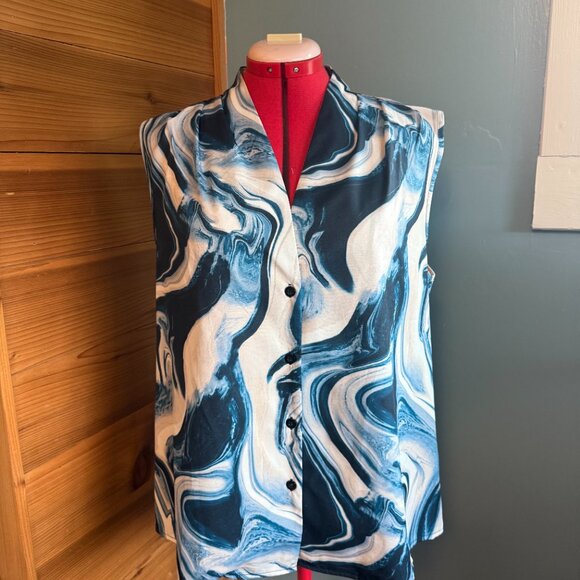 Patterned V Neck Button Down Sleeveless Blouse - L - Picture 2 of 8